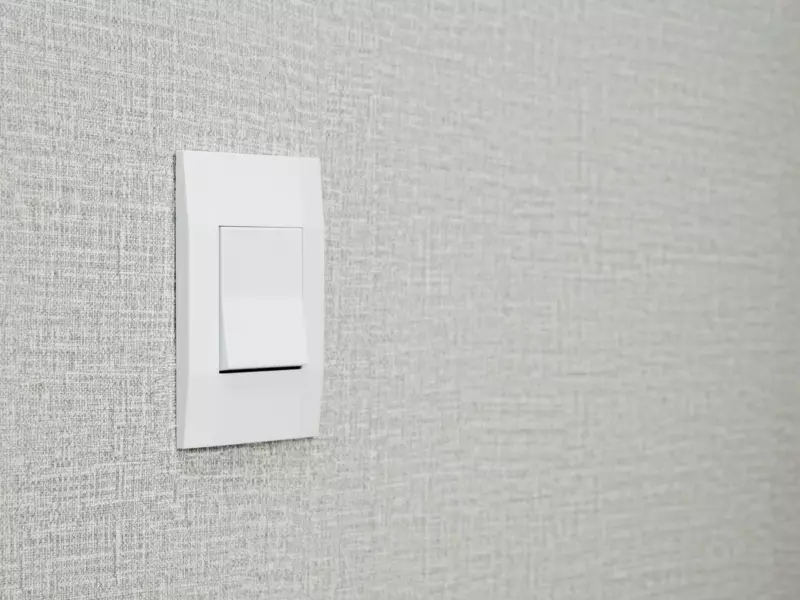 Deako plug-n-play switch gif