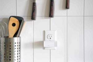 Deako smart plug