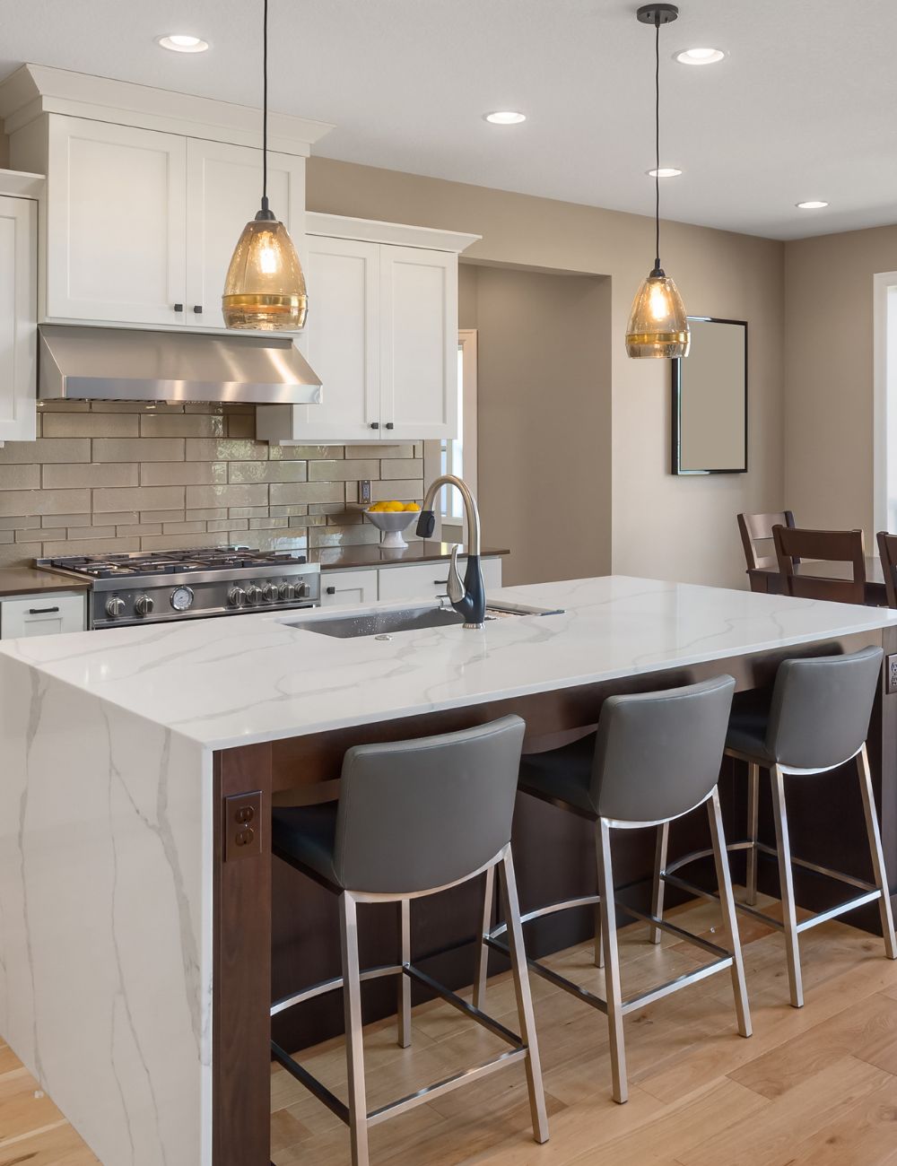 Indoor-table-kitchen.jpg